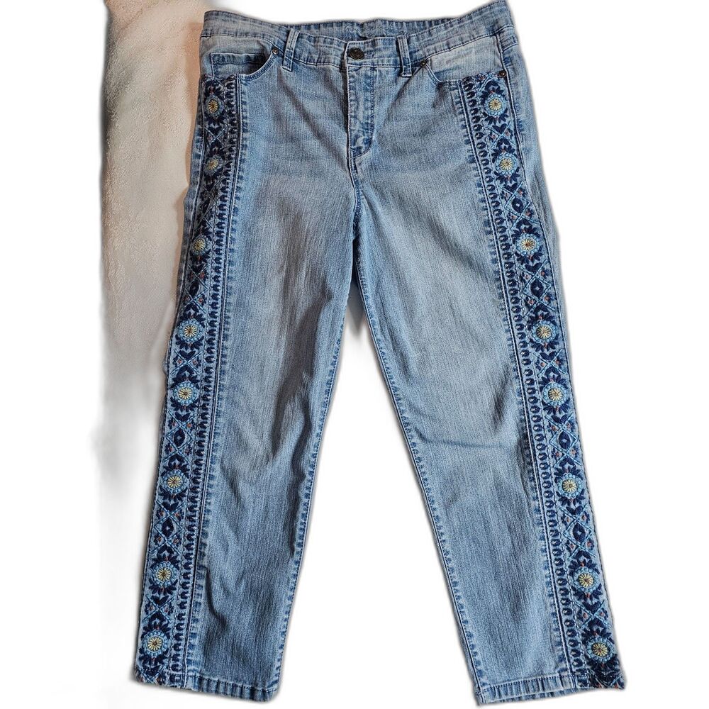 Gloria Vanderbilt Embroidered Blue Jeans Crop sz 8